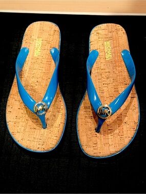NIB Size 5 women’s Michael Kors Blue Cork-Trim Jelly Flip Flop Sandals
